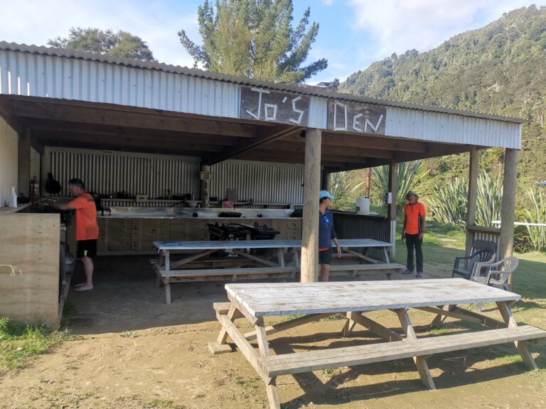 Read more about the article John Coull Hut to Tieke campsite, Day 2 (Wanganui River)